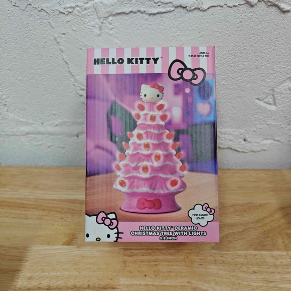 Hello Kitty Ceramic Christmas Tree With Lights 5.8 Inch - Picture 1 of 3